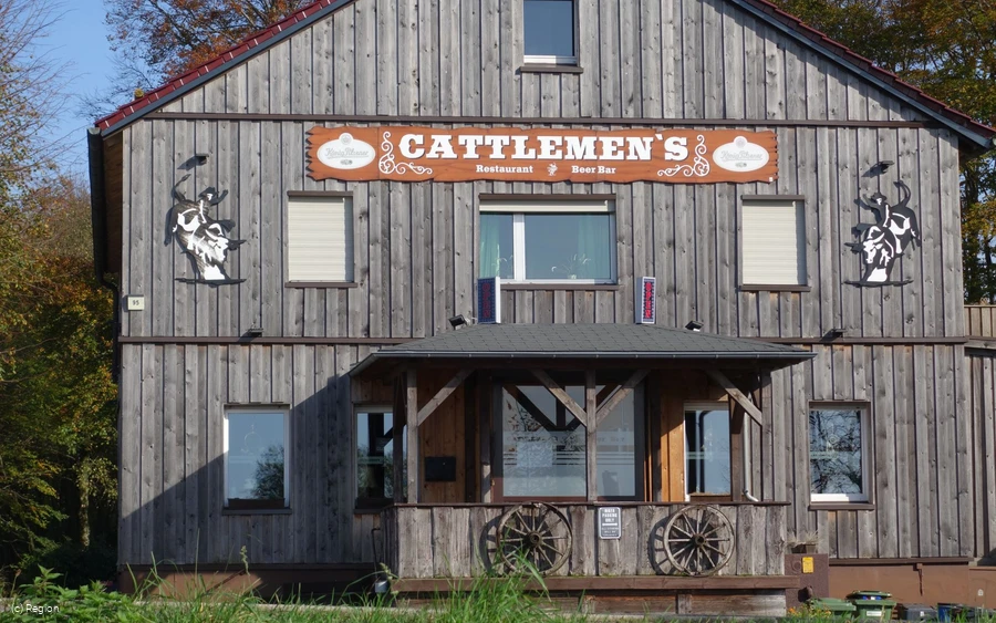 Erlebnisgastronomie Blick auf das Gebäude der Erlebnisgastronomie Cattlemens.