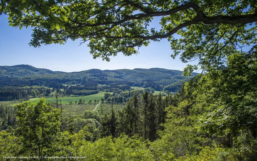 Blick vom Sauerland-Seelenort Kahlen