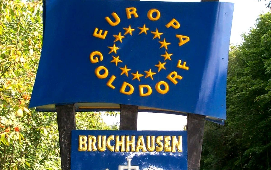 Ortseingang-kster.jpg Ortseingang-kster.jpg