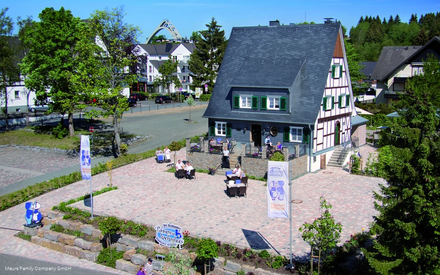 Brabander_Pfannkuchenhaus_Drone_Rechts_vorne_Terrasse_2021.jpg