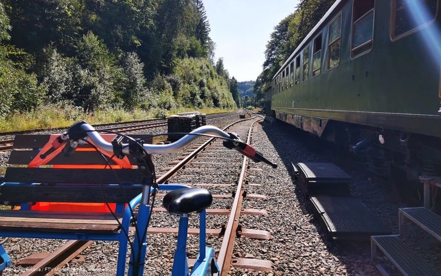 Los geht es am Bahnhof Obergrügge; Übernachtungen