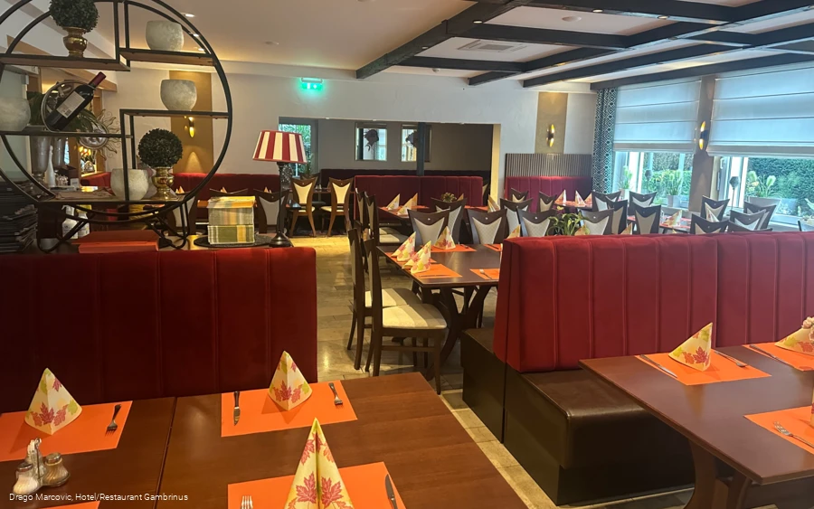 Gastraum2.jpeg Gastraum2.jpeg