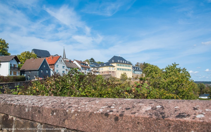 Aussicht von der Stadtmauer Richtung Neuburg, Battenberg (Eder) Aussicht von der Stadtmauer Richtung Neuburg, Battenberg (Eder)