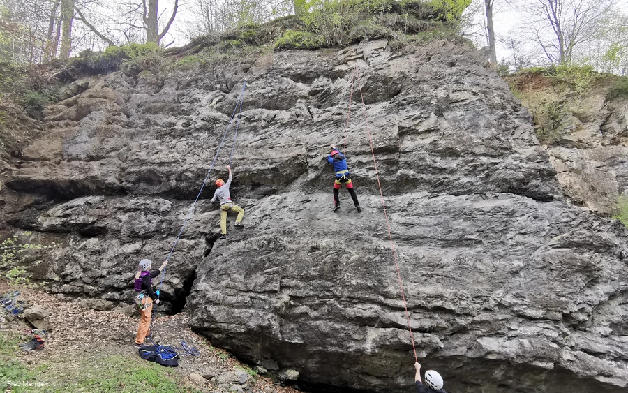 Klettern im Klettergebiet "Hülloch" in Kierspe