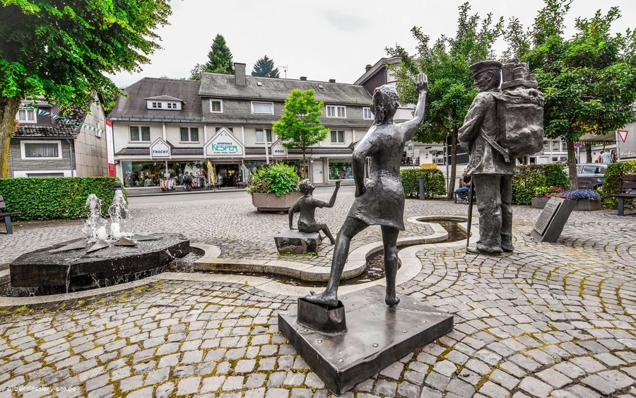 linnenkerlplatz-willingen-rueckseite  c) y-site-alibek-kaesler.jpg