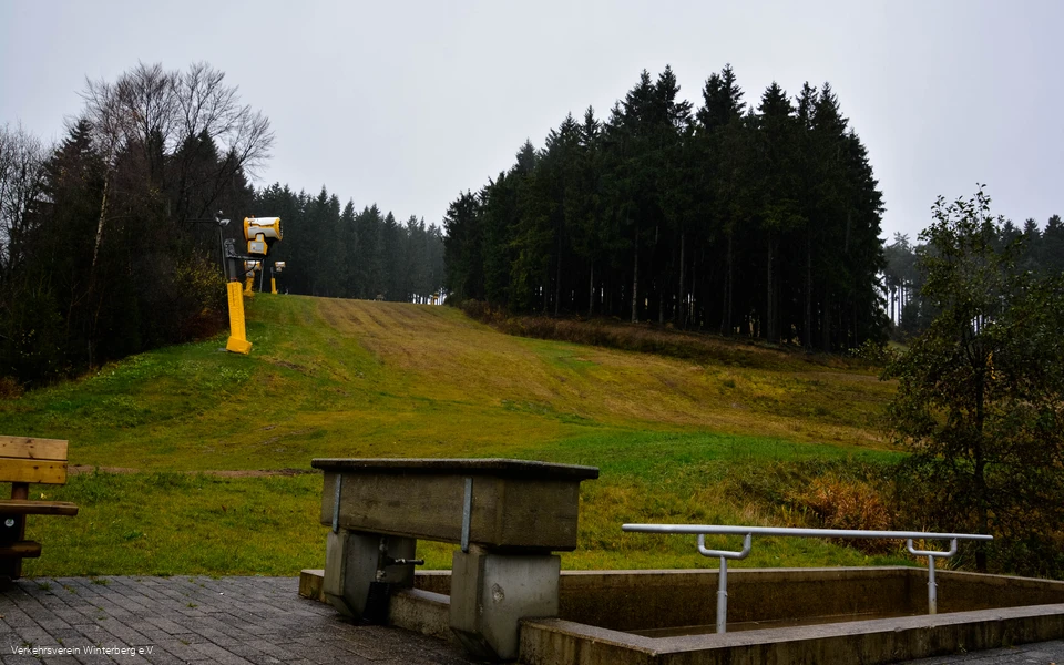 ferienwelt-winterberg_2017_-winterberg-tretbecken-in-der-b-re-skigebiet