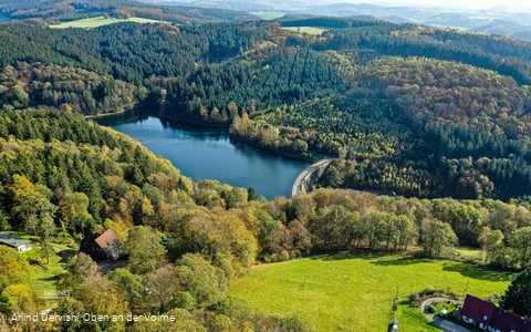Idyllisches Kleinod: die Jubachtalsperre