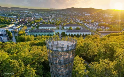 Hemer im Hintergrund