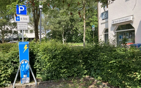 E Auto Ladestation Bürgerbüro.jpg