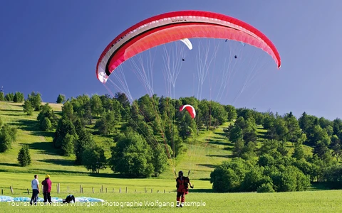 gleitschirmfliegen-willingen c) wolfgang-detemple-tourist-information-willingen.jpg