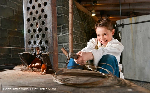 Deutsches Drahtmuseum_Schockenzug zum Ausprobieren
