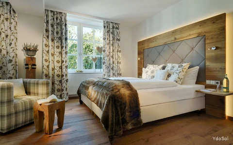 Landhotel-Knippschild-Zimmer-FotoHotel-YdoSol.jpg