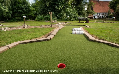 Minigolf Loesmann auf der Heide (c) KWL Kultur und Werbung Lippstadt GmbH Pro-t-in GmbH (2).jpg