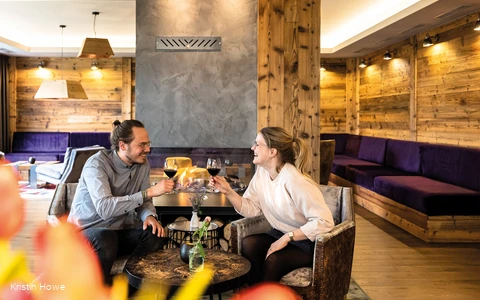 Kristin Howe-Sonnenpark-Lounge.jpg