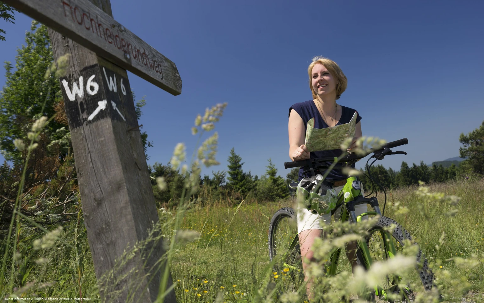Bikerin auf einer Genussradeltour in Willingen 