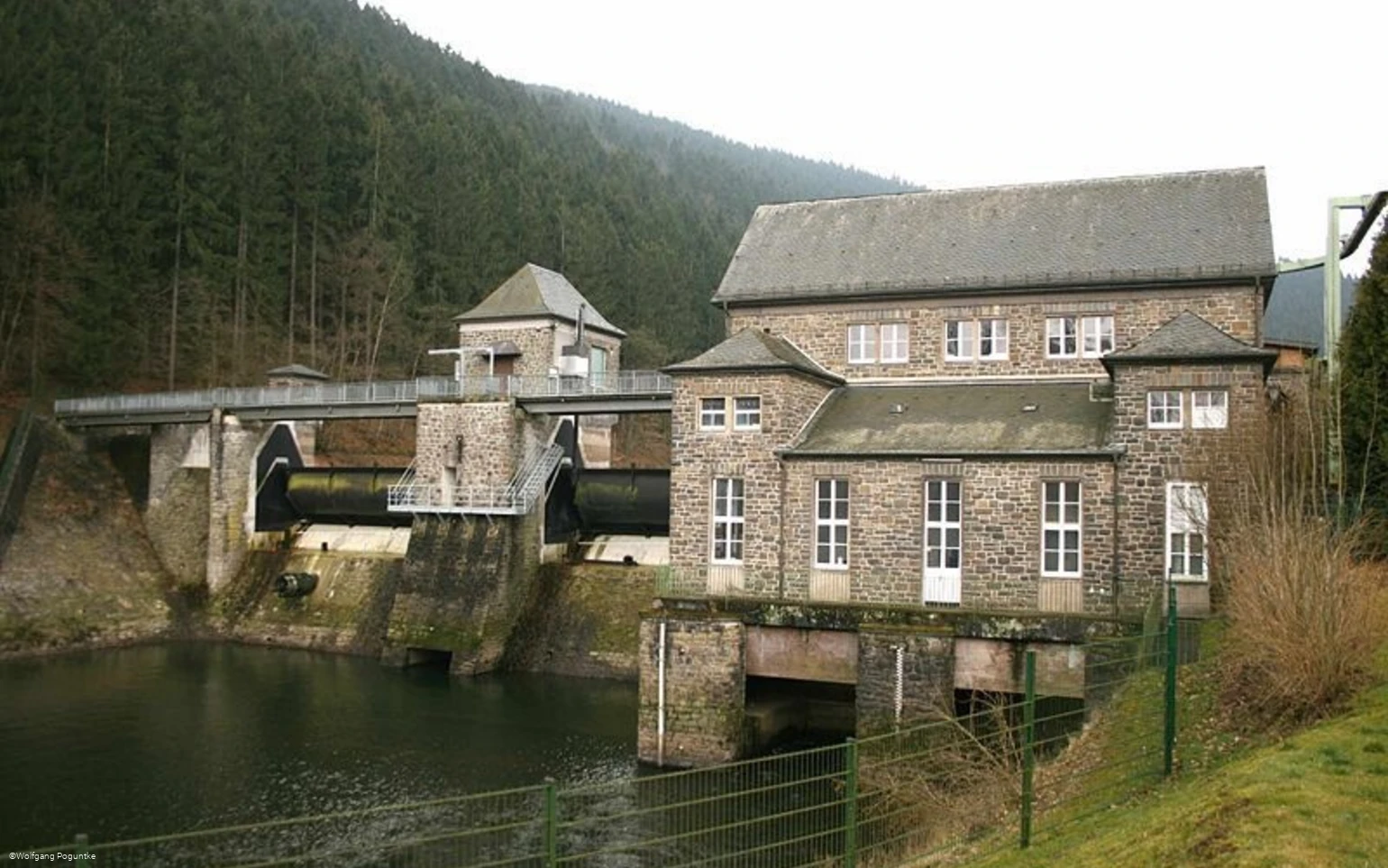 Das Kraftwerk am Ahauser Stausee