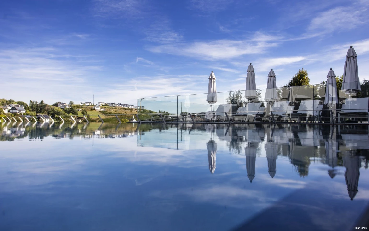 Hotel-Diedrich-Infinitypool-PhotoHotelDiedrich.jpg