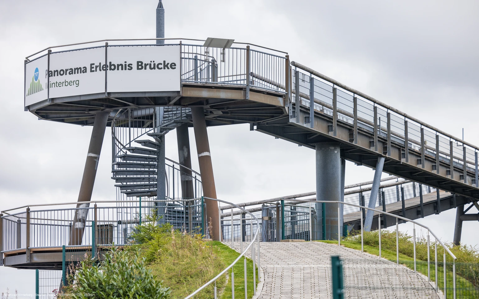 Panorama Erlebnisbrücke beim Erlebnisberg Kappe in Winterberg.