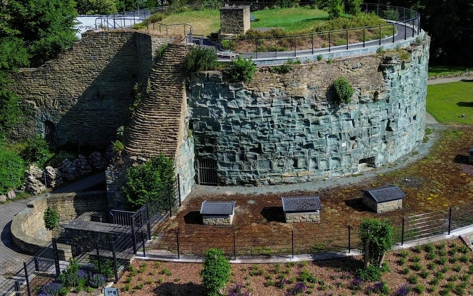 Schlossruine-EdW-Jannik Geisthoff-68.jpg