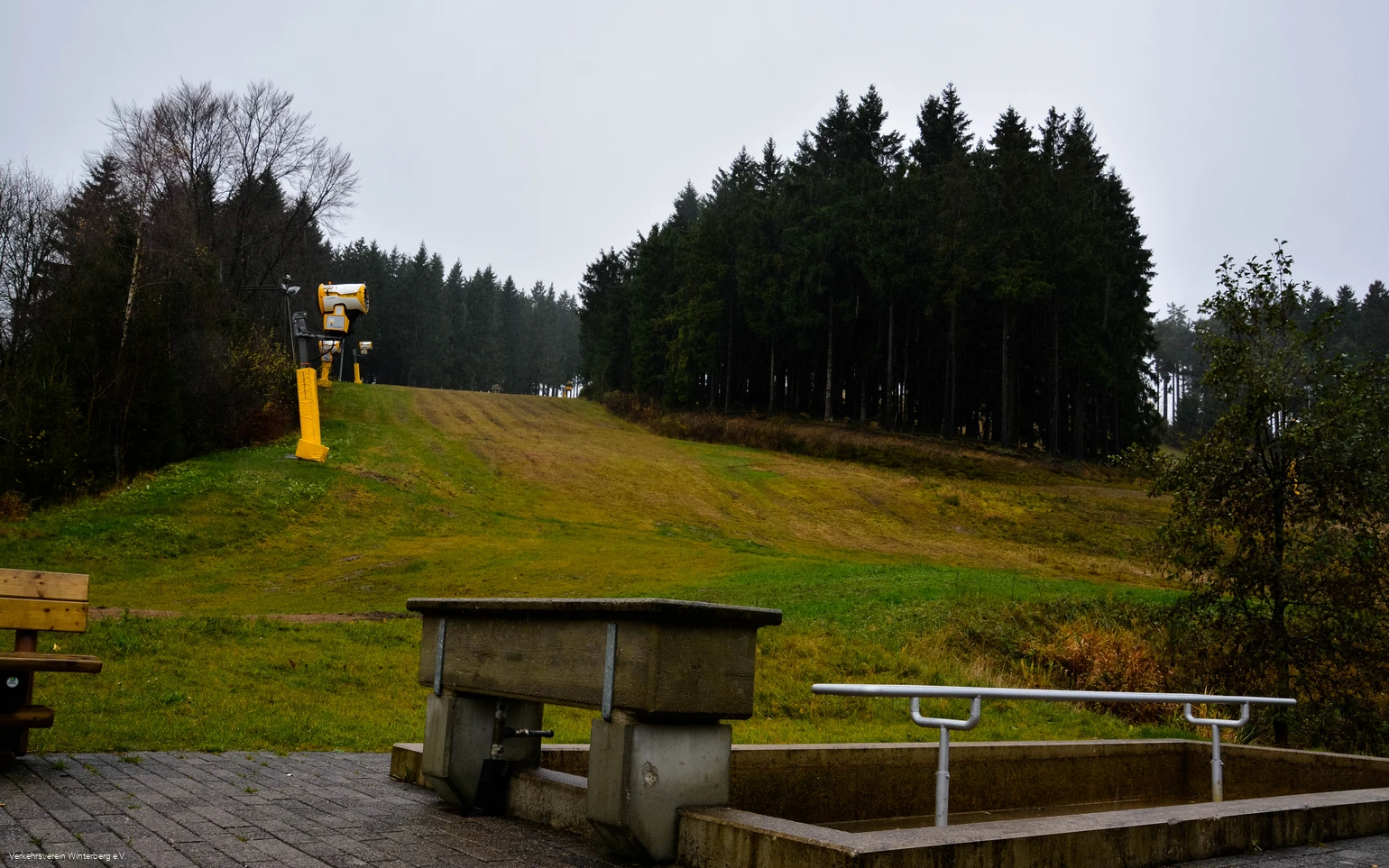ferienwelt-winterberg_2017_-winterberg-tretbecken-in-der-b-re-skigebiet