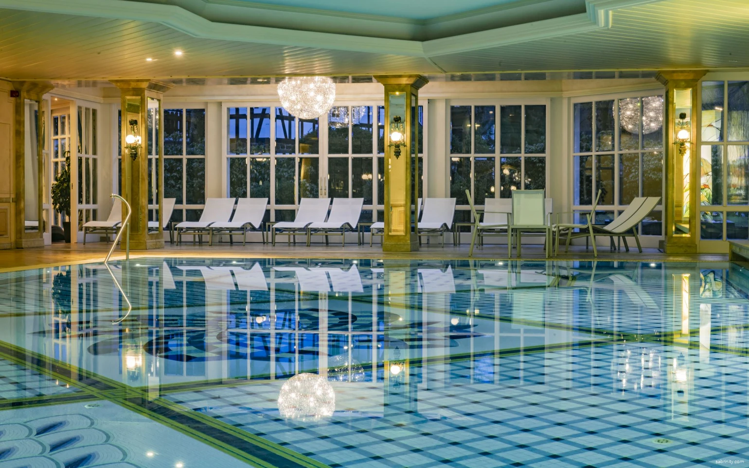 Countryhotel-Gasthof-Schütte-Swimmingpool-FotoHotel-sabrinity.jpg