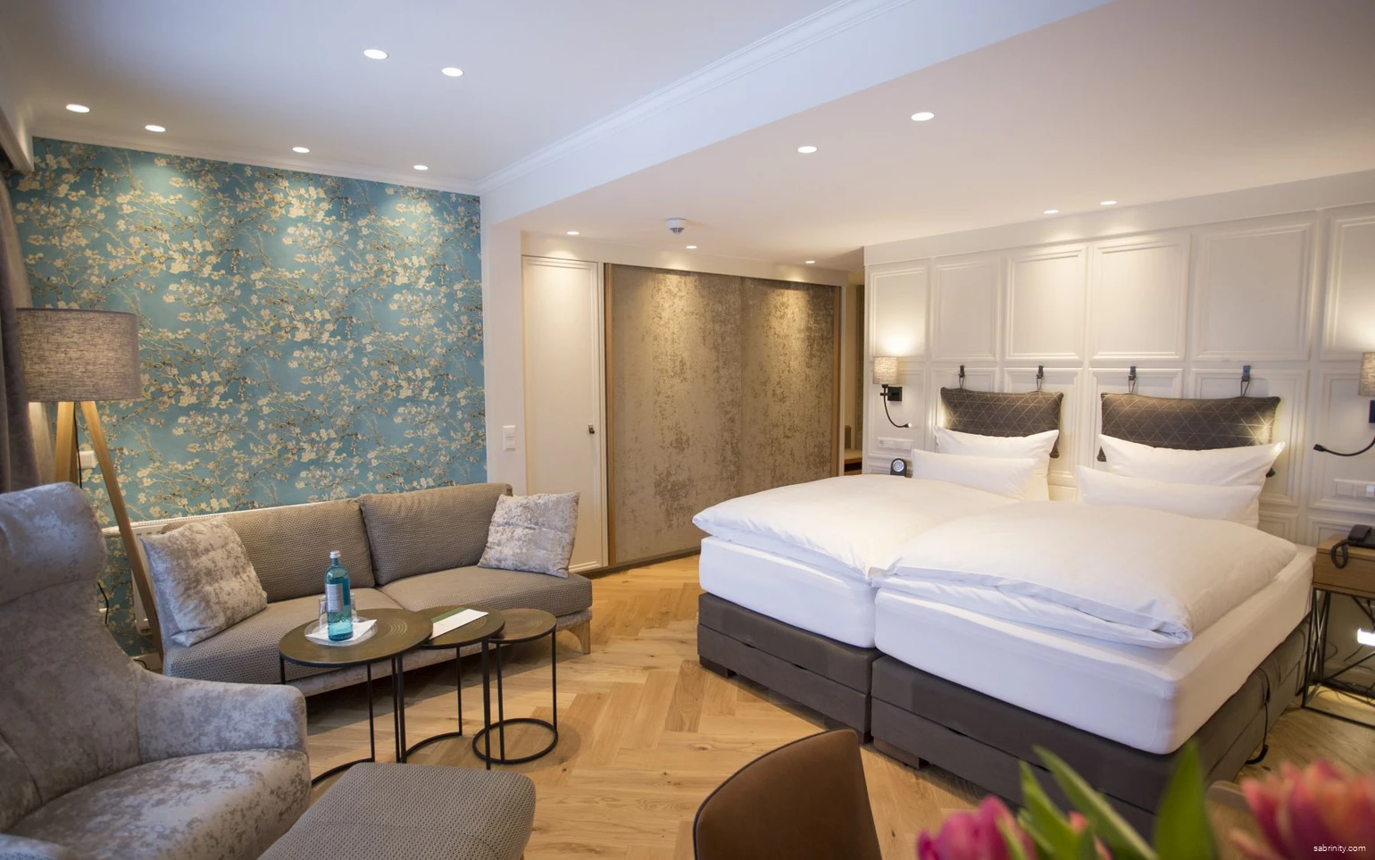 Jagdhaus-Wiese-Zimmer-FotoHotel-sabrinity.jpg