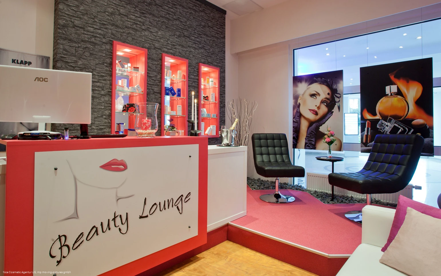 empfang1 ©mp moving-pictures gmbh, Nice Cosmetic Agentur UG.jpg