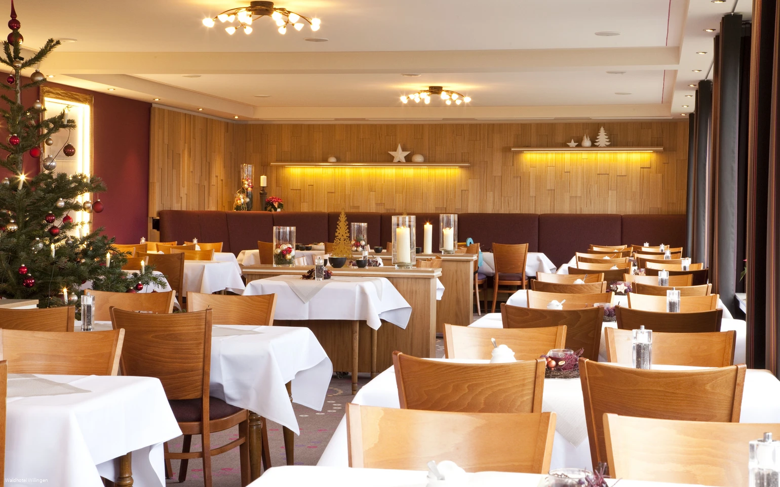 Speisesaal Waldhotel Willingen.jpg