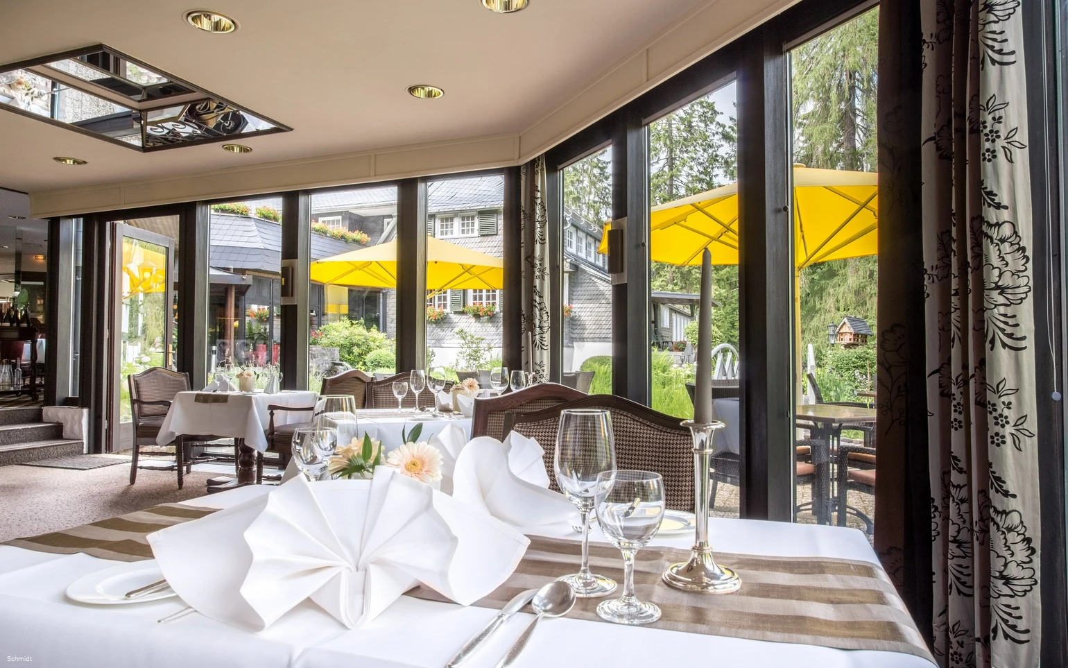 Tables Oriel Photographer Schmidt_Stryckhaus.jpg