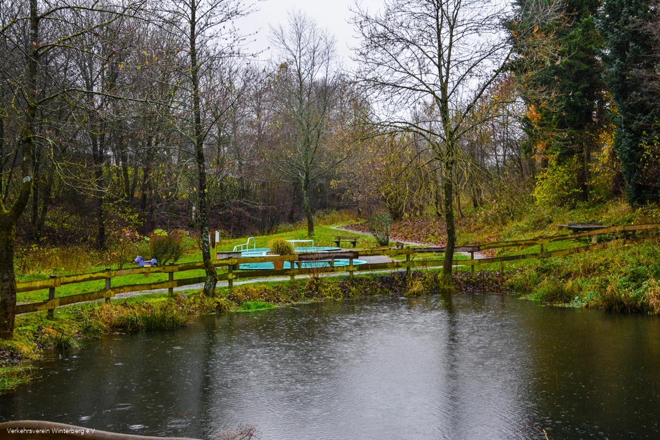ferienwelt-winterberg_2017_-tretbecken-winterberg-im-hohlen-seifen_herbst ferienwelt-winterberg_2017_-tretbecken-winterberg-im-hohlen-seifen_herbst