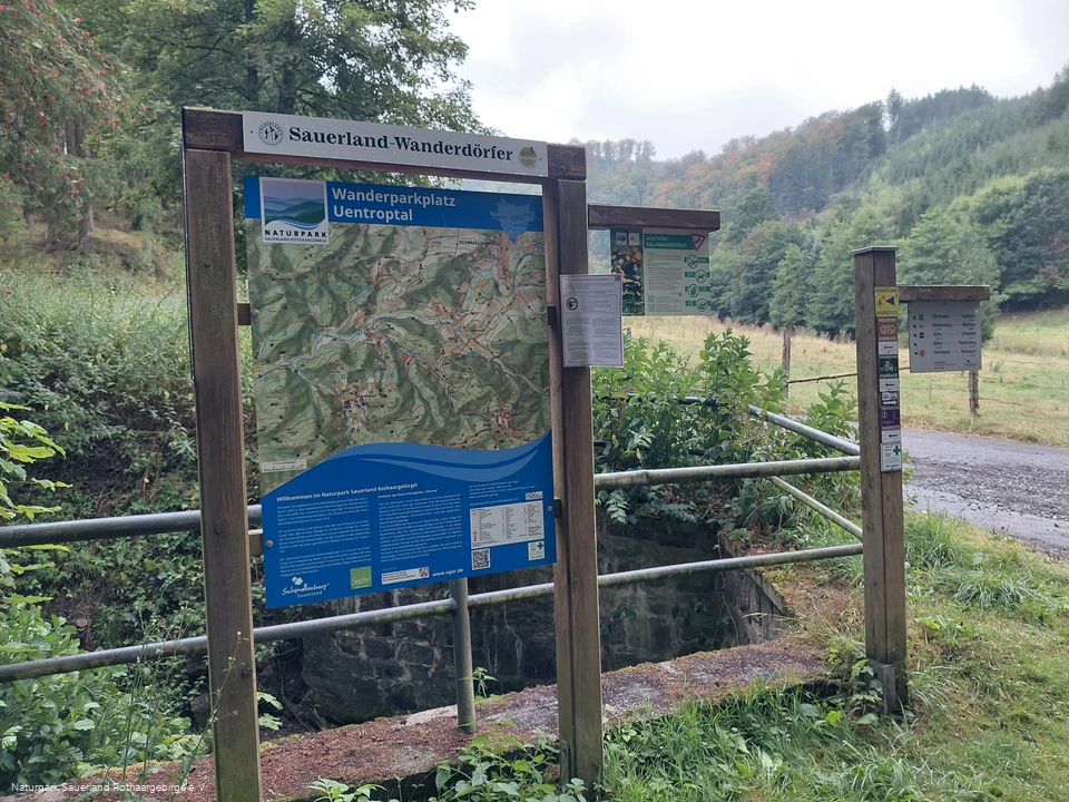 Infotafel_Wegweiser_Uentroptal.jpg