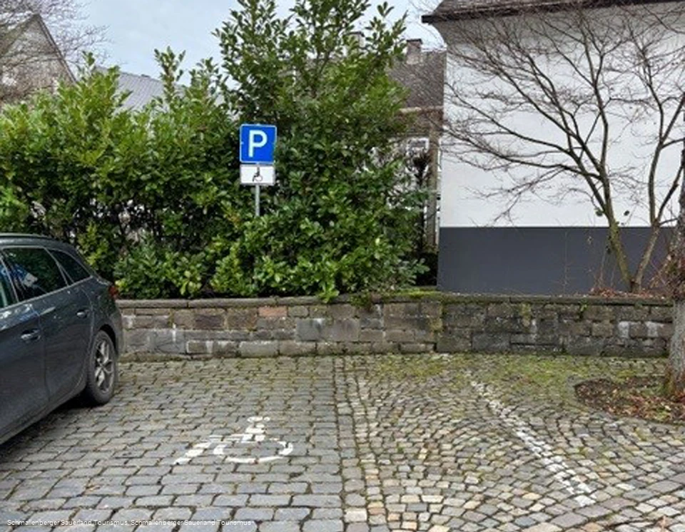 Barrierefreier Parkplatz am Rathaus Schmallenberg