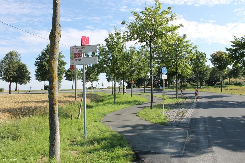7 Thülener Kreuz vom Flugplatz kommend II.JPG