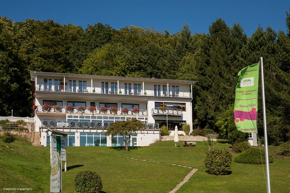 Außenanblick Waldhotel Wiesemann Außenanblick Waldhotel Wiesemann