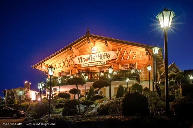 (c) Vis a Vis's Hütte