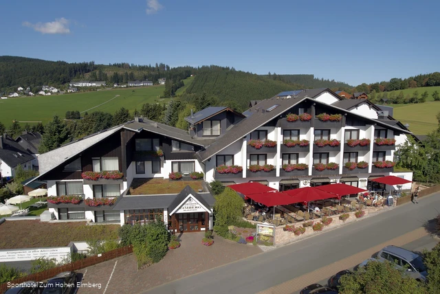 ansicht-sporthotel-zum-hohen-eimberg.jpg