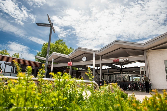 Bahnhof_Lippstadt_(c) KWL Kultur und Werbung Lippstadt GmbH Pro-t-in GmbH (1).jpg