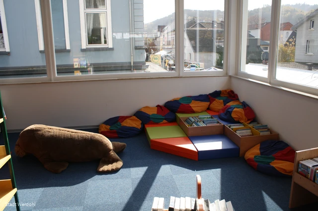Werdohl_Stadtbücherei_Kinderlesebereich.jpg