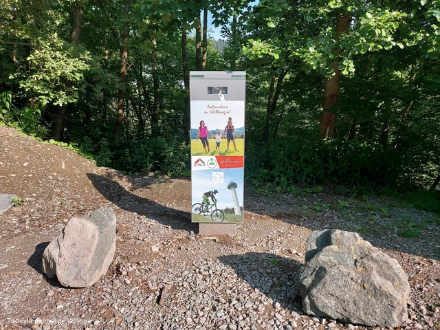 Original E-Ladesäule K1 Copyright Tourist-Information Willingen CC BY-SA.jpg