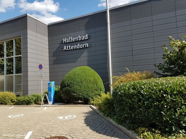 Hallenbad Attendorn von außen