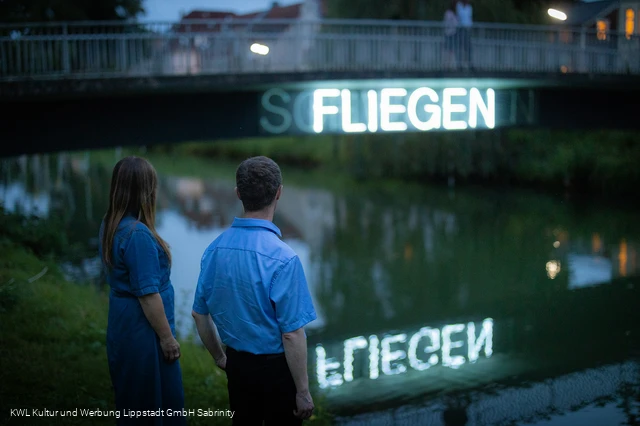 Lichtpromenade Schweigen Ufer_(c)_ KWL Kultur und Werbung Lippstadt GmbH Sabrinity.jpg