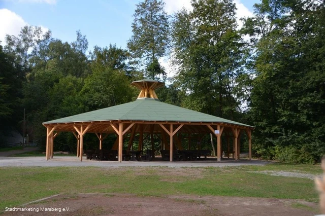 Pavillon Informationszentrum regionale Montanindus