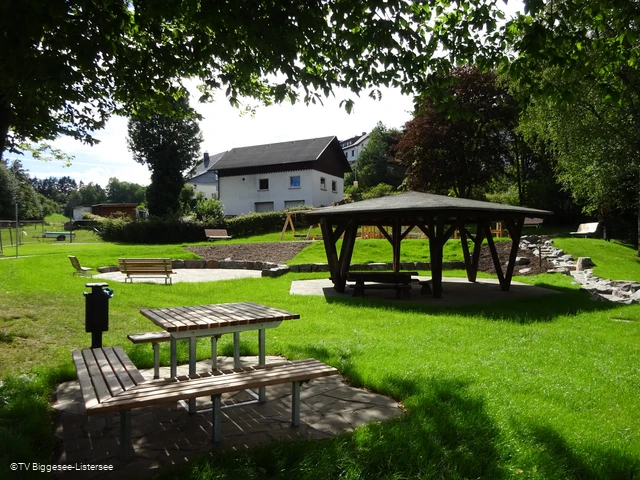 Mehrgenerationen Platz in Rhode.JPG