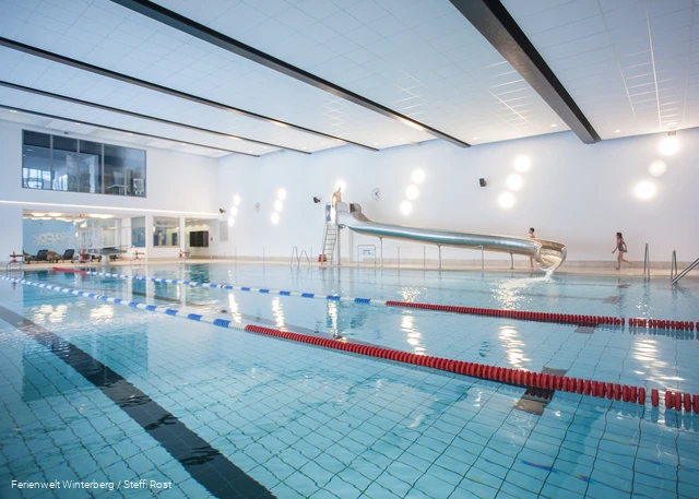 Schwimmbad Winterberg mit Rutsche