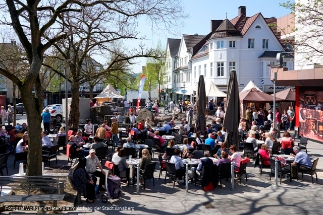 Cafe in der Fußgängerzone