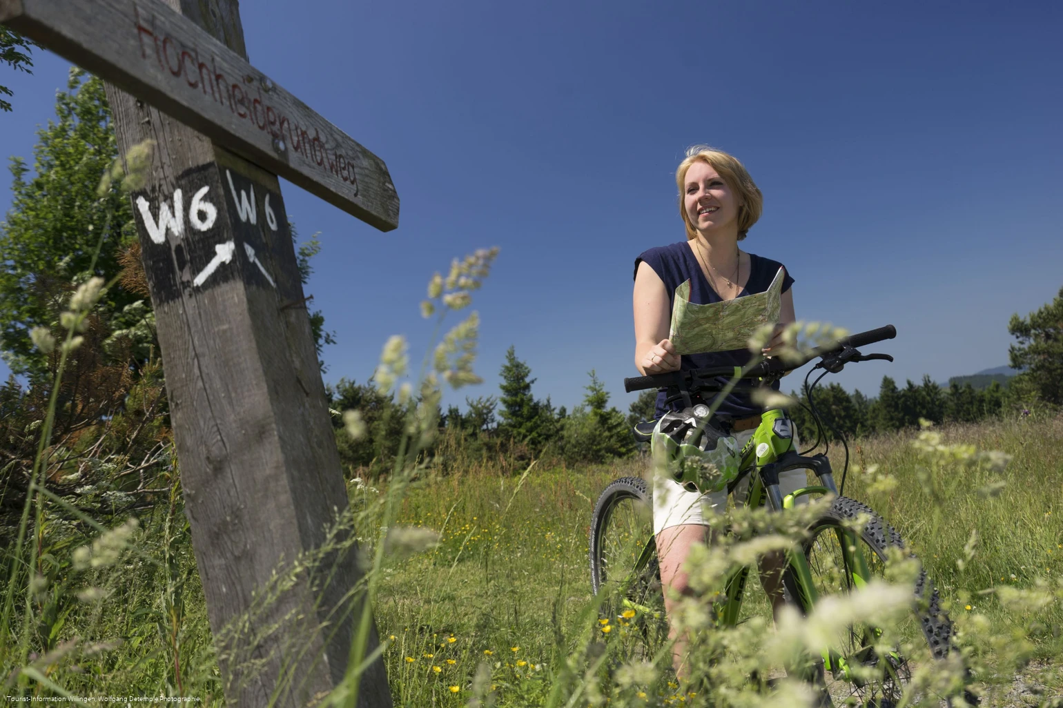 Bikerin auf einer Genussradeltour in Willingen 