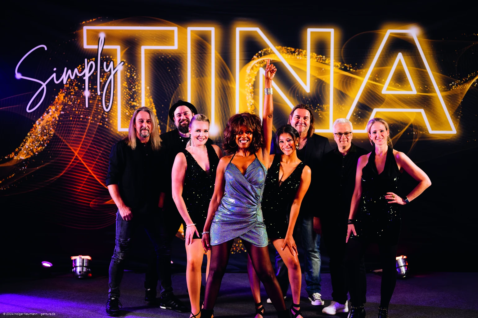 Simply_TINA_Presse_1779_70x45cm_4c_ISOcoatedv2 ©Kramer Artists.jpg