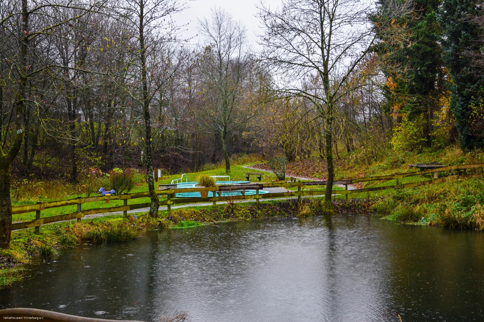 ferienwelt-winterberg_2017_-tretbecken-winterberg-im-hohlen-seifen_herbst ferienwelt-winterberg_2017_-tretbecken-winterberg-im-hohlen-seifen_herbst