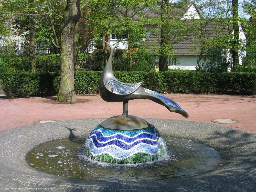 Mosaikpfau-Skulptur im Kurpark Bad Sassendorf