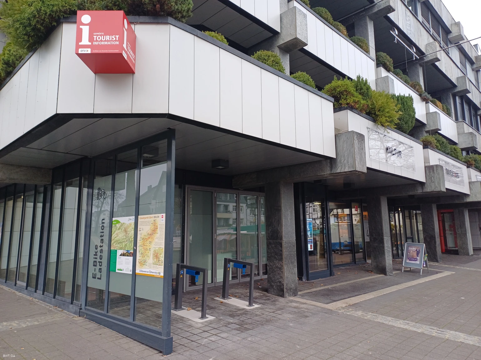 E Bike Ladestation TI Brilon.jpg